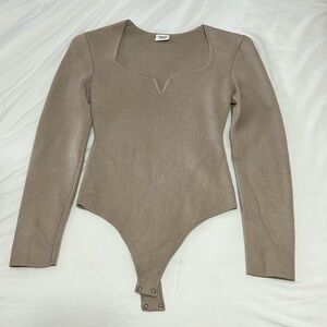 Abercrombie sweater v neck body suit. Worn once